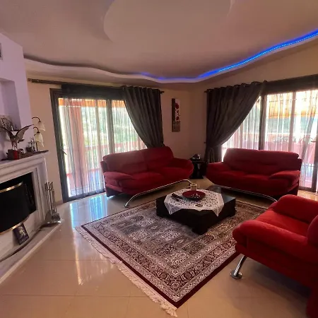 Huda House Lodge